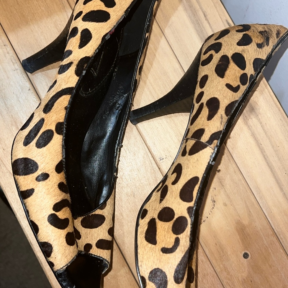 Banana republic peep toe leopard